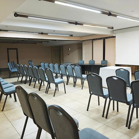 Hotel Sercotel Cuatro Postes Ávila Екстериор снимка