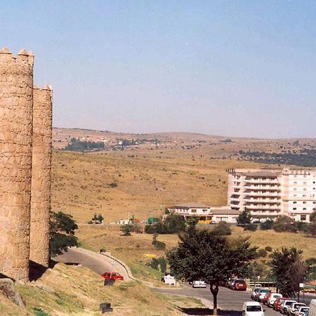Hotel Sercotel Cuatro Postes Ávila Екстериор снимка