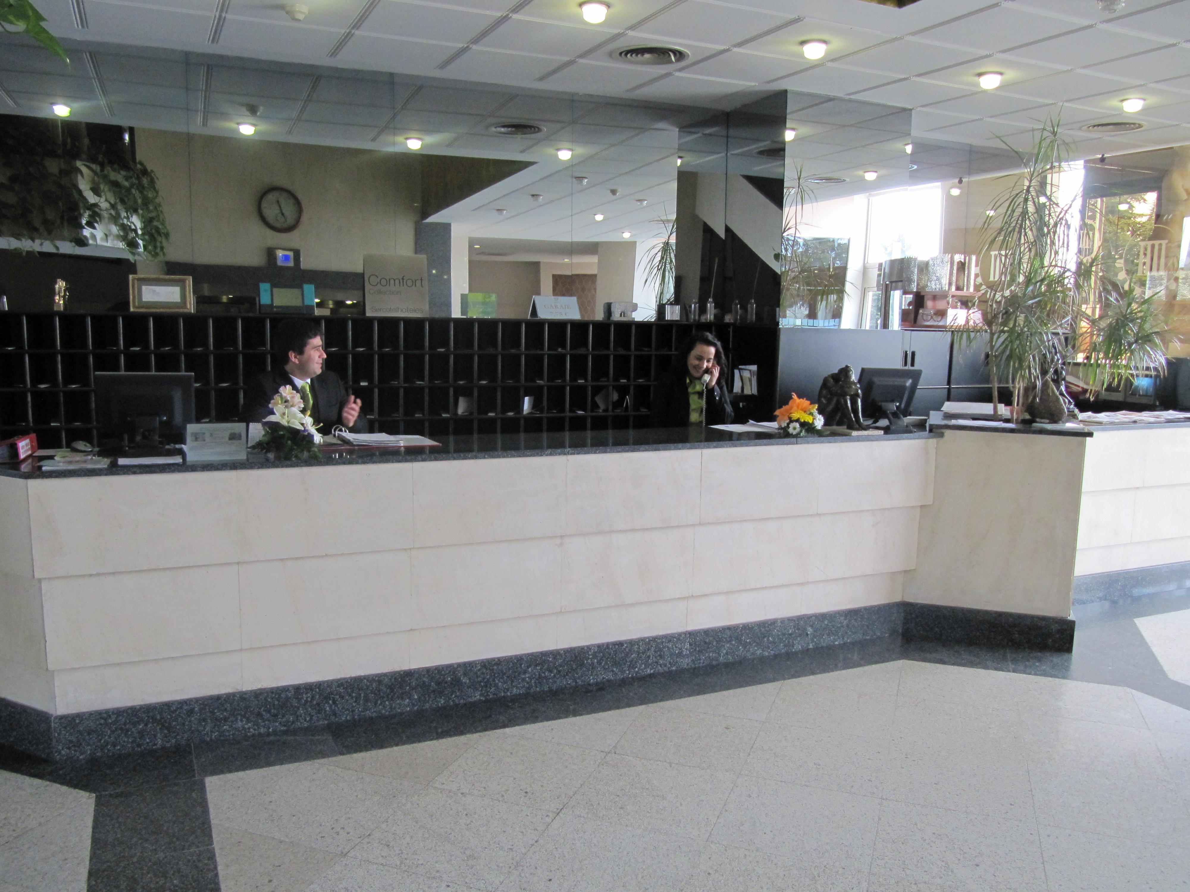 Hotel Sercotel Cuatro Postes Ávila Екстериор снимка