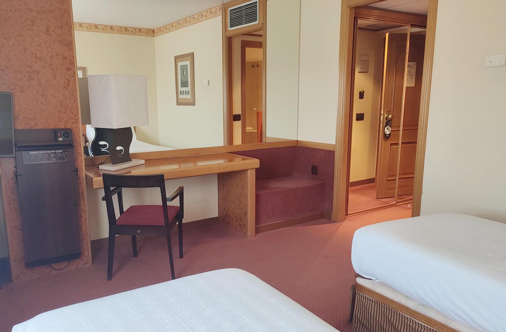 Hotel Sercotel Cuatro Postes Ávila Екстериор снимка