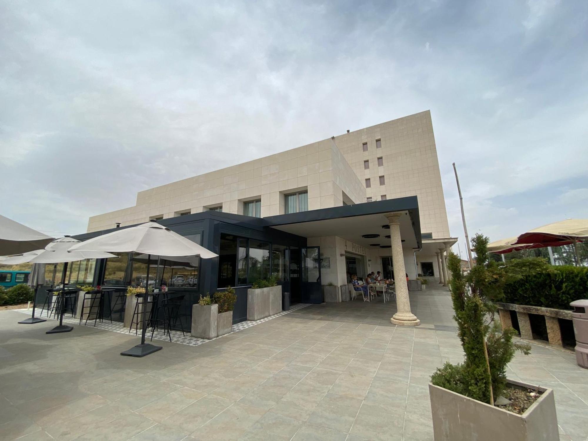 Hotel Sercotel Cuatro Postes Ávila Екстериор снимка