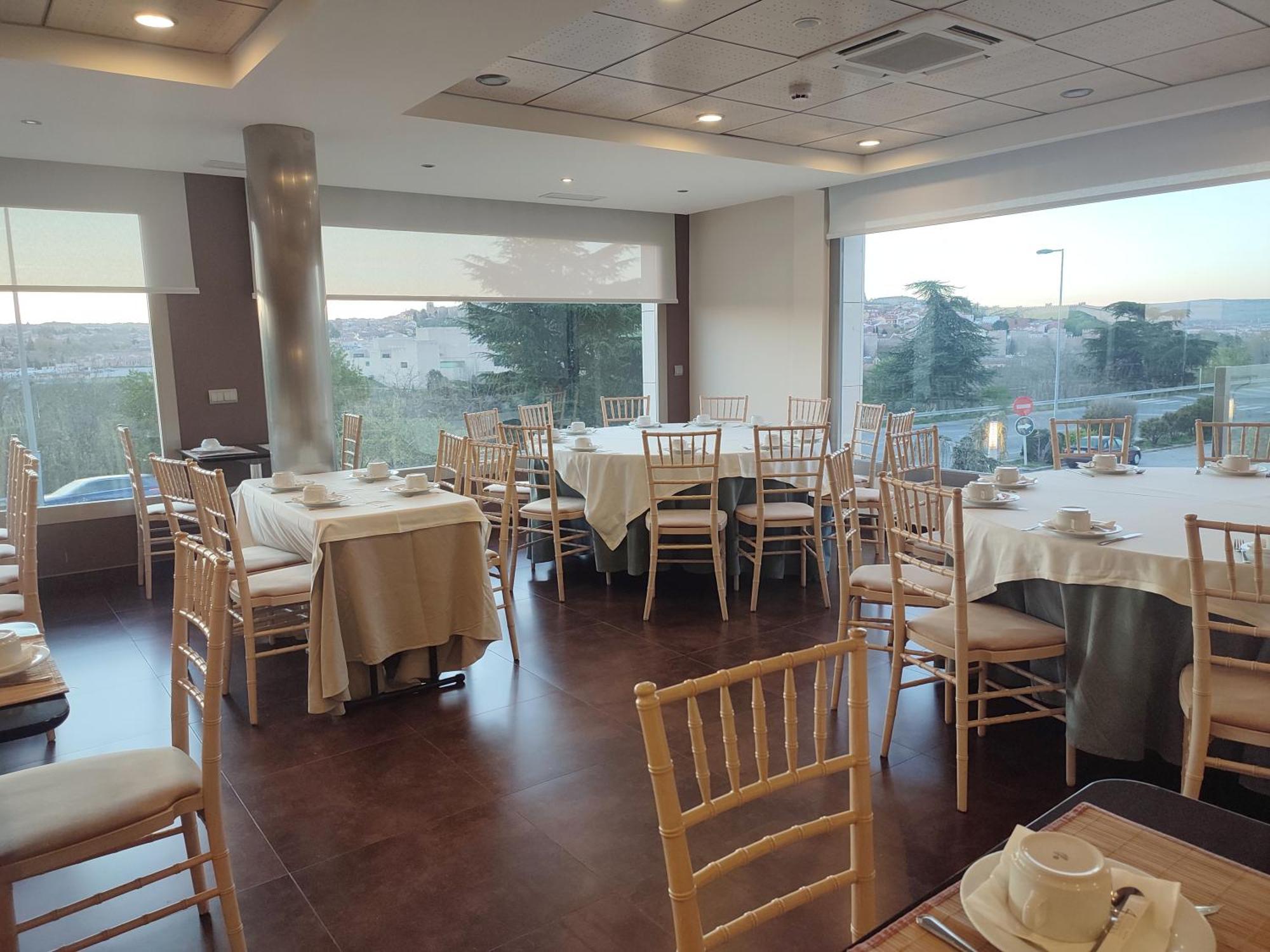 Hotel Sercotel Cuatro Postes Ávila Екстериор снимка