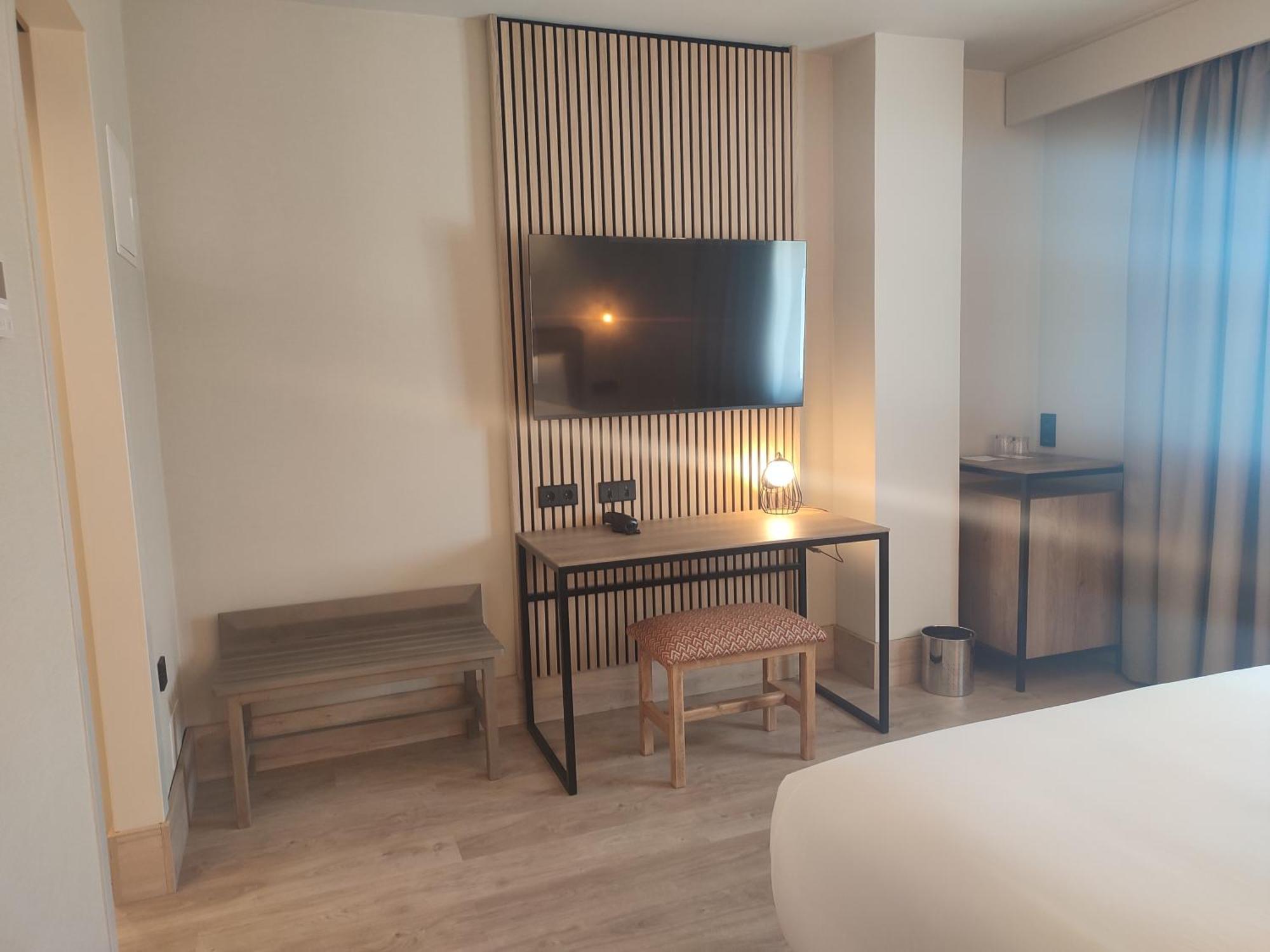 Hotel Sercotel Cuatro Postes Ávila Екстериор снимка