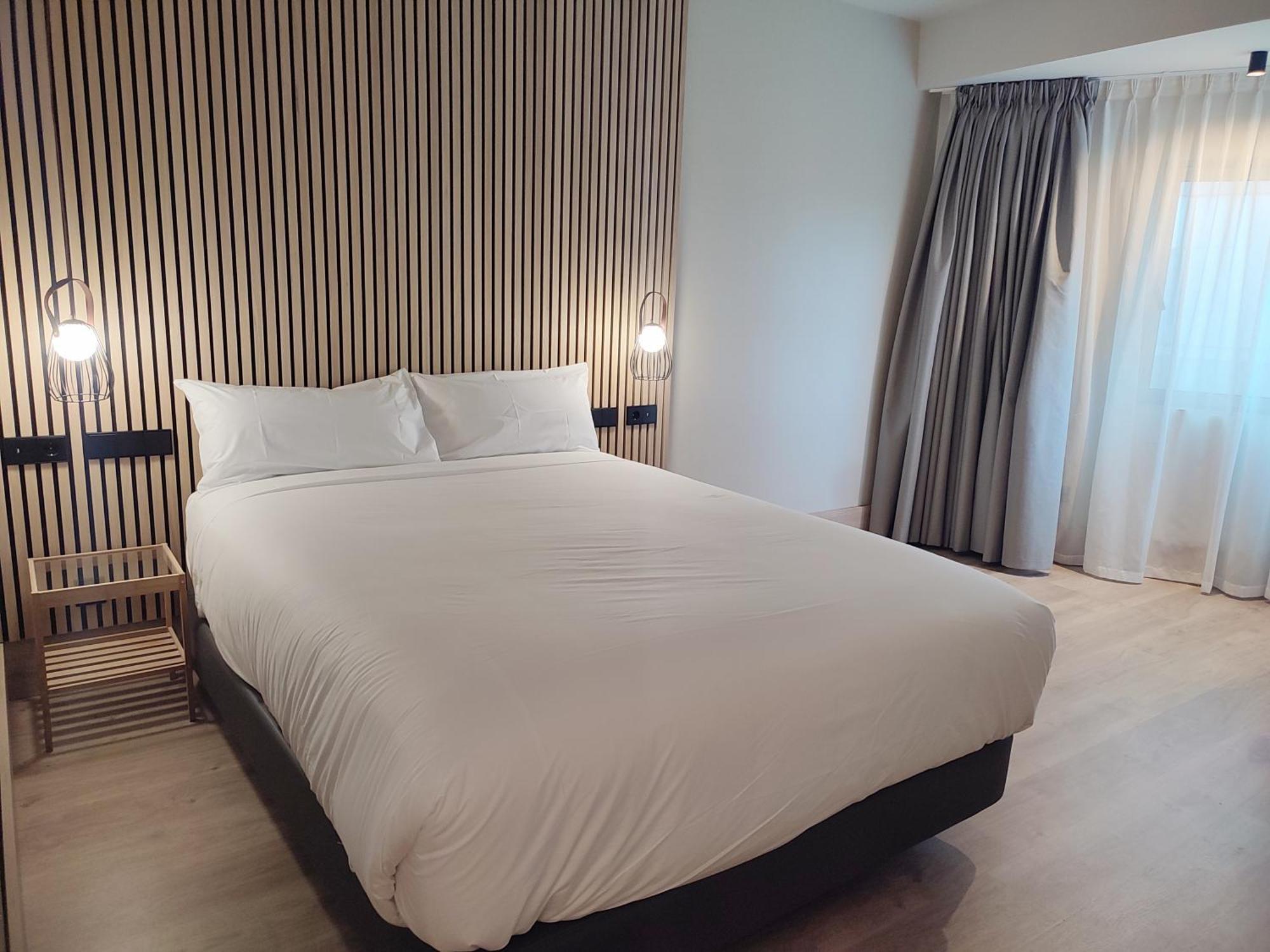 Hotel Sercotel Cuatro Postes Ávila Екстериор снимка