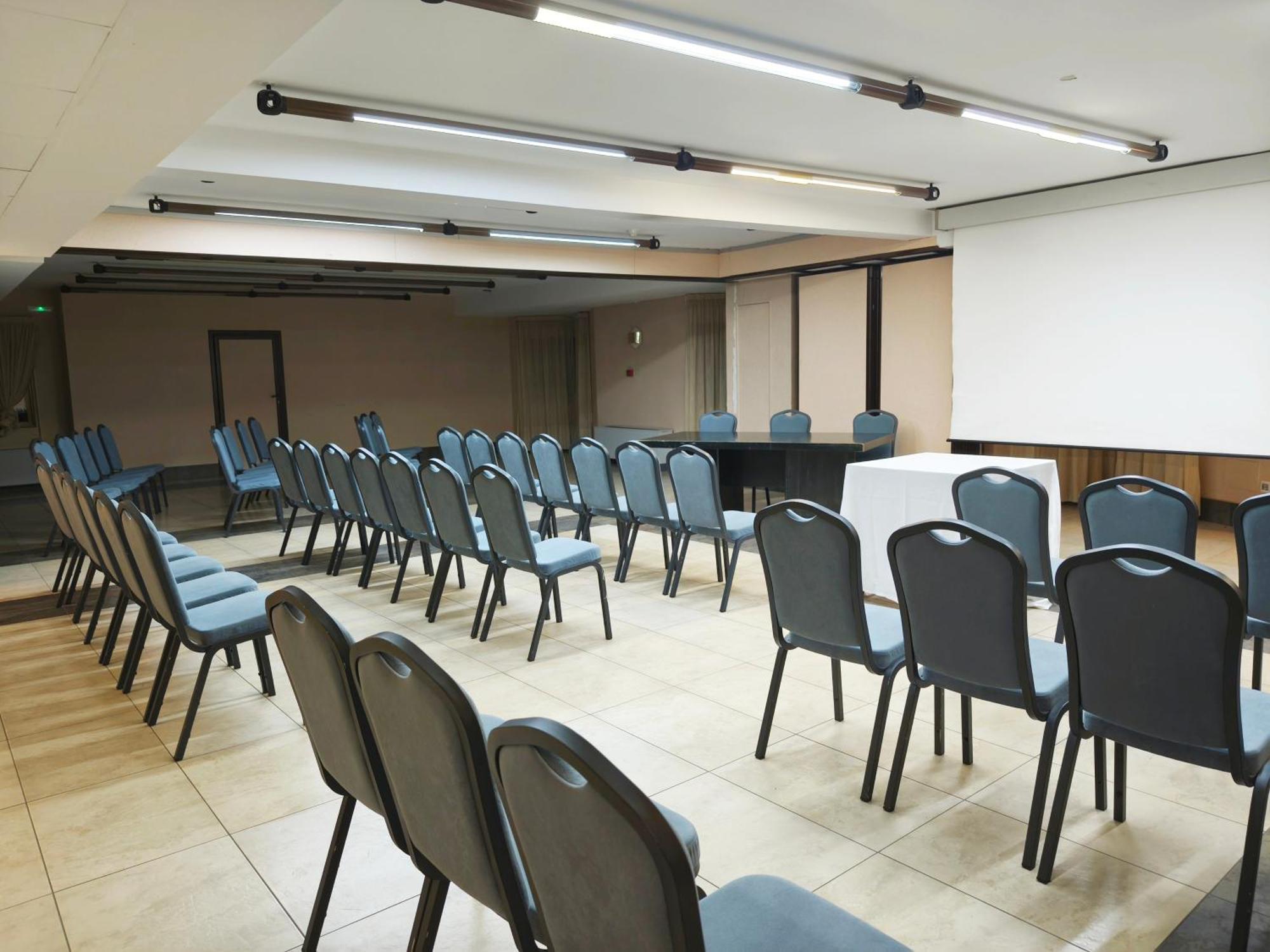 Hotel Sercotel Cuatro Postes Ávila Екстериор снимка