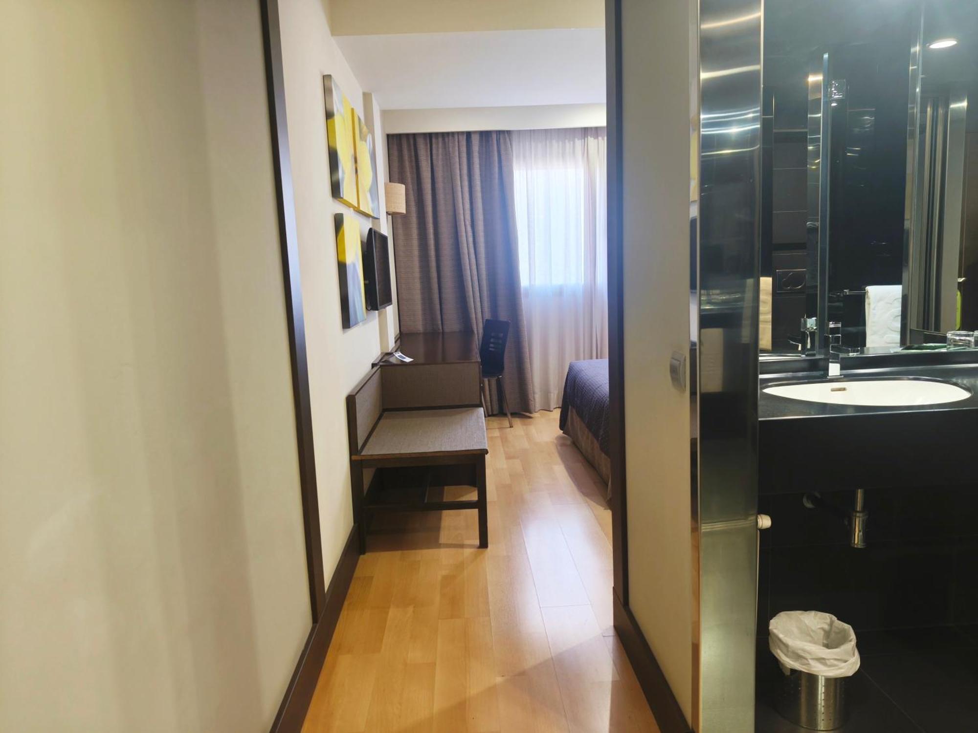 Hotel Sercotel Cuatro Postes Ávila Екстериор снимка
