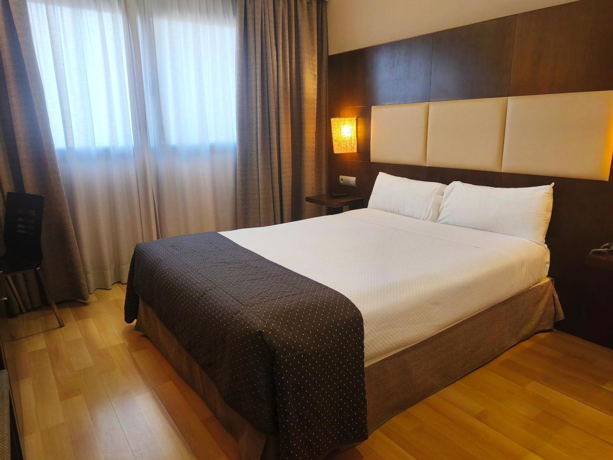 Hotel Sercotel Cuatro Postes Ávila Екстериор снимка