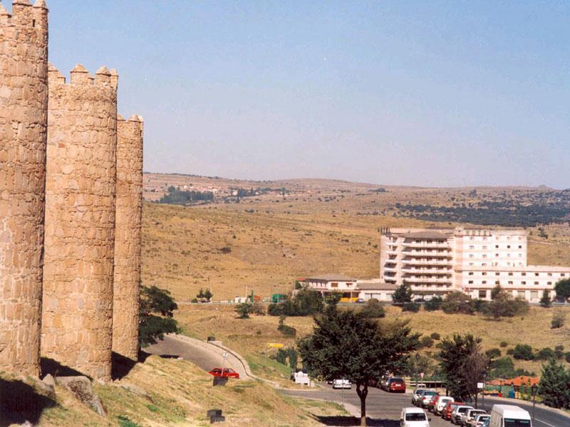 Hotel Sercotel Cuatro Postes Ávila Екстериор снимка